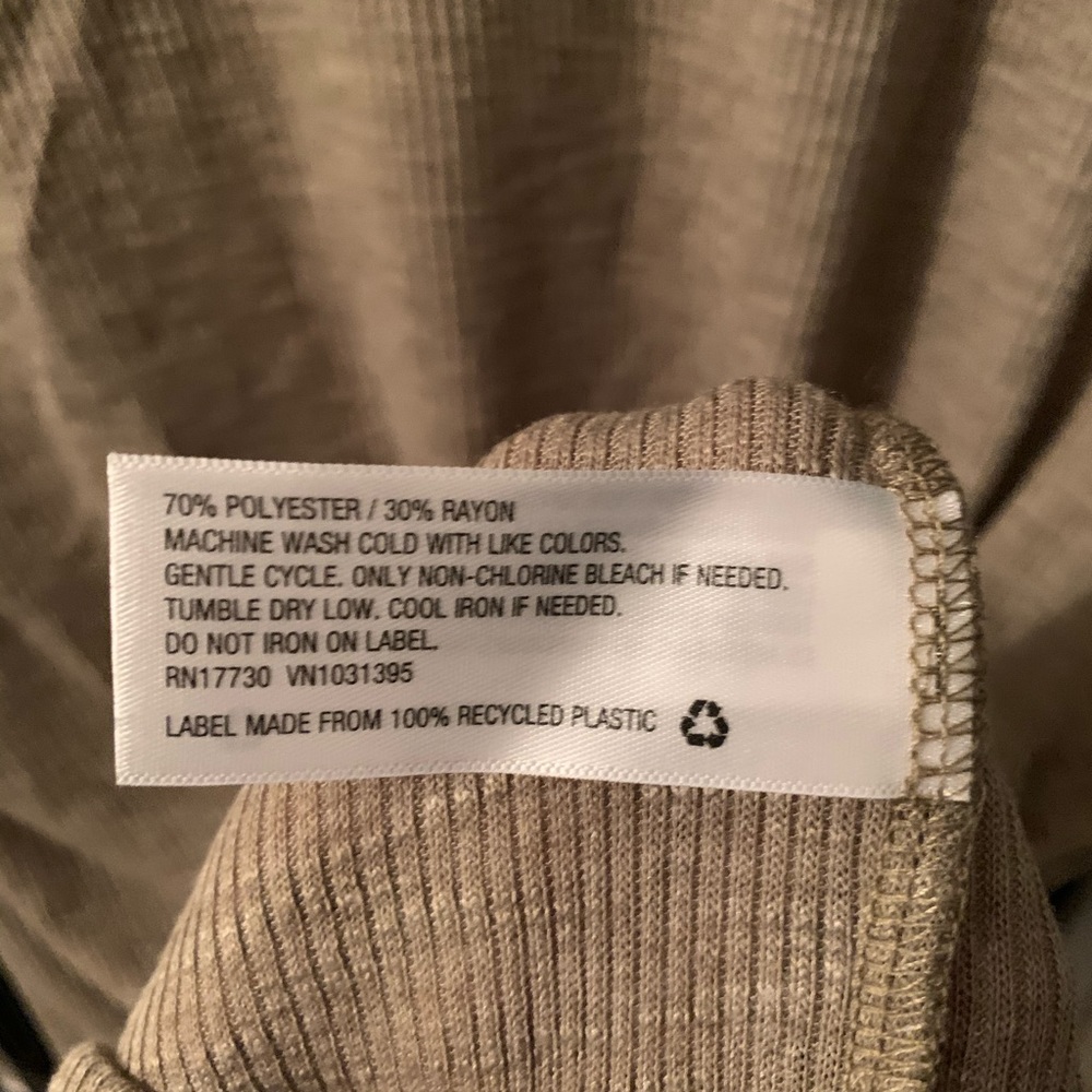 Long Sleeve Ribbed Tee - Picture 3 of 3